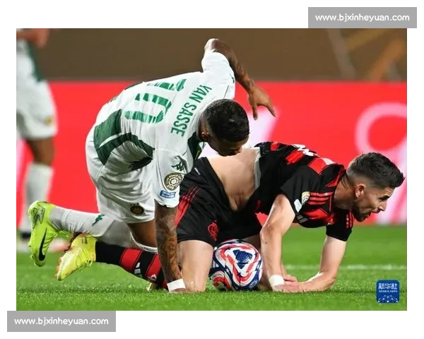 荒诞！世俱杯中断两小时，球员骑单车热身引球迷质疑：世界杯要变健身房？